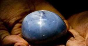 世界上最大的蓝宝石：亚当之星，重达1404.49克拉